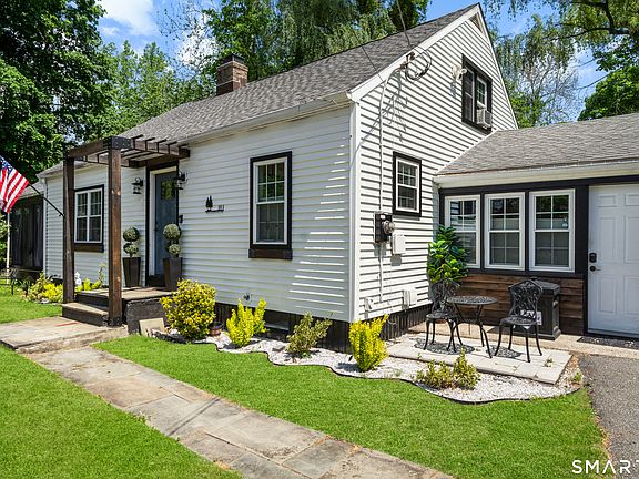 2nd image of 211 Whisconier Road