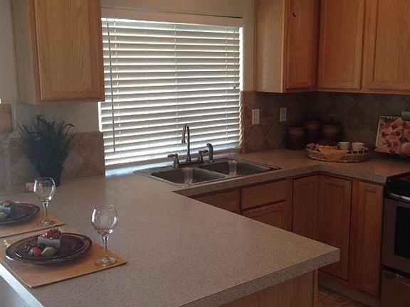 4th image of 4001 Queen Anne Dr