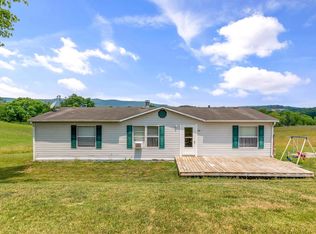 217 Grandview Dr, Max Meadows, VA 24360
