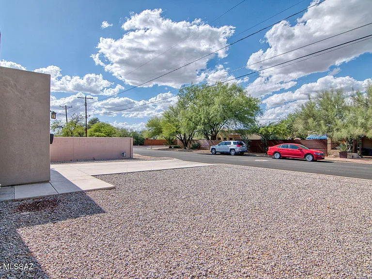 3304 E Elida St — Photo 5