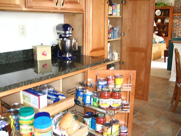 Roll-out storage and pantry