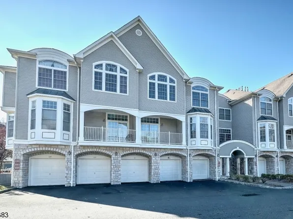 107 Crown Ct, Livingston Twp., NJ 07039