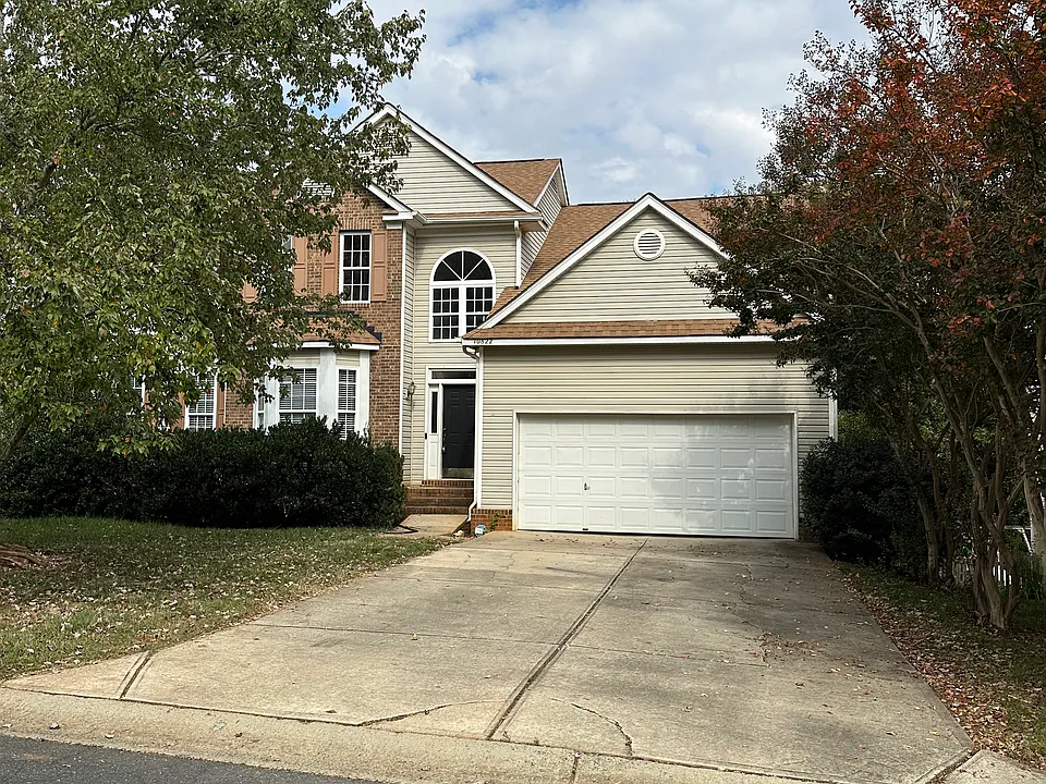 10822 Chamberlain Hall Ct
