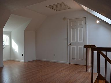 301 Riverdale Dr Rocky River Oh 44116 Apartments For Rent Zillow