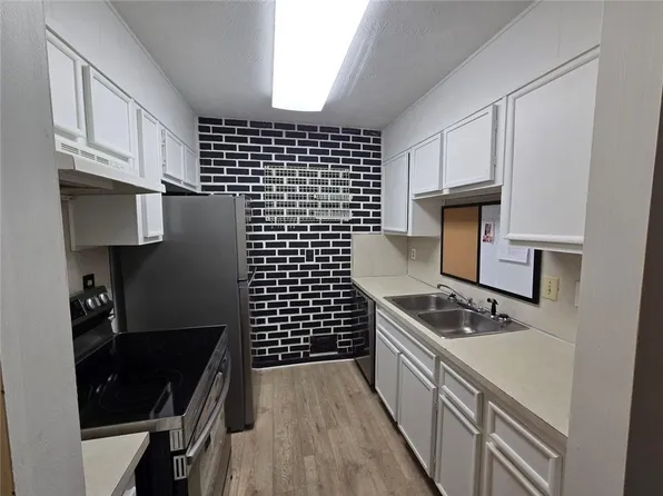 1297 Tree Creek Ct, Clarkston, GA 30021