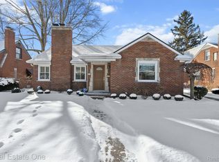 13111 Talbot Ave, Huntington Woods, MI 48070