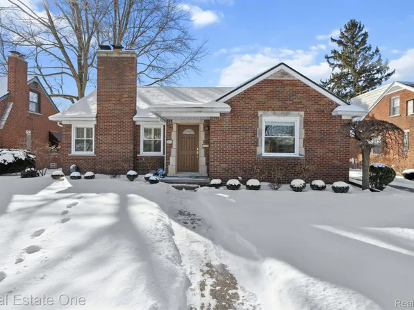 13111 Talbot Ave, Huntington Woods, MI 48070