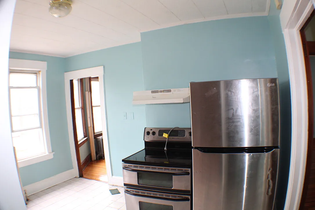 3 bed, $2,000 — Photo 3