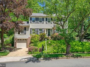 9314 Winbourne Rd, Burke, VA 22015