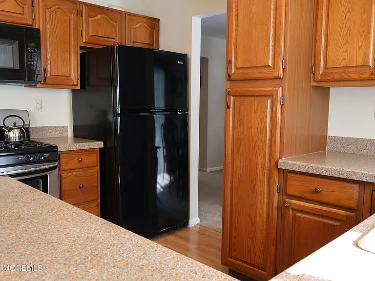 2409 Coral Leaf Rd — Photo 6