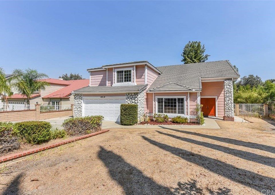 1st image of 19519 Greenwillow Ln