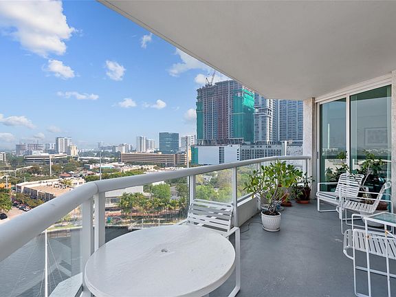 4th image of 401 SW 4th Avenue #1208
