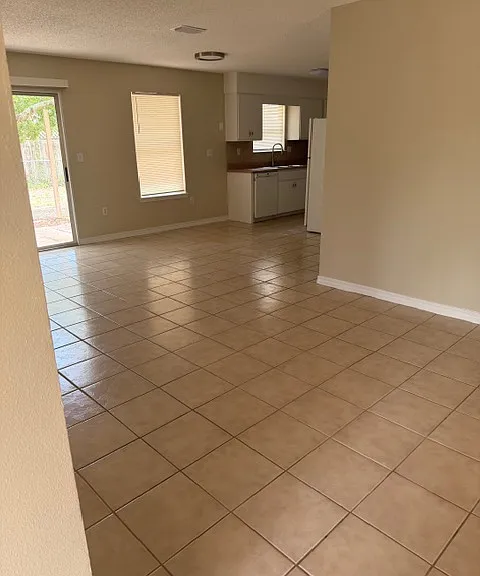 1674 Sycamore Ave — Photo 7