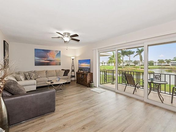 3rd image of 221 Palm DR #221-2