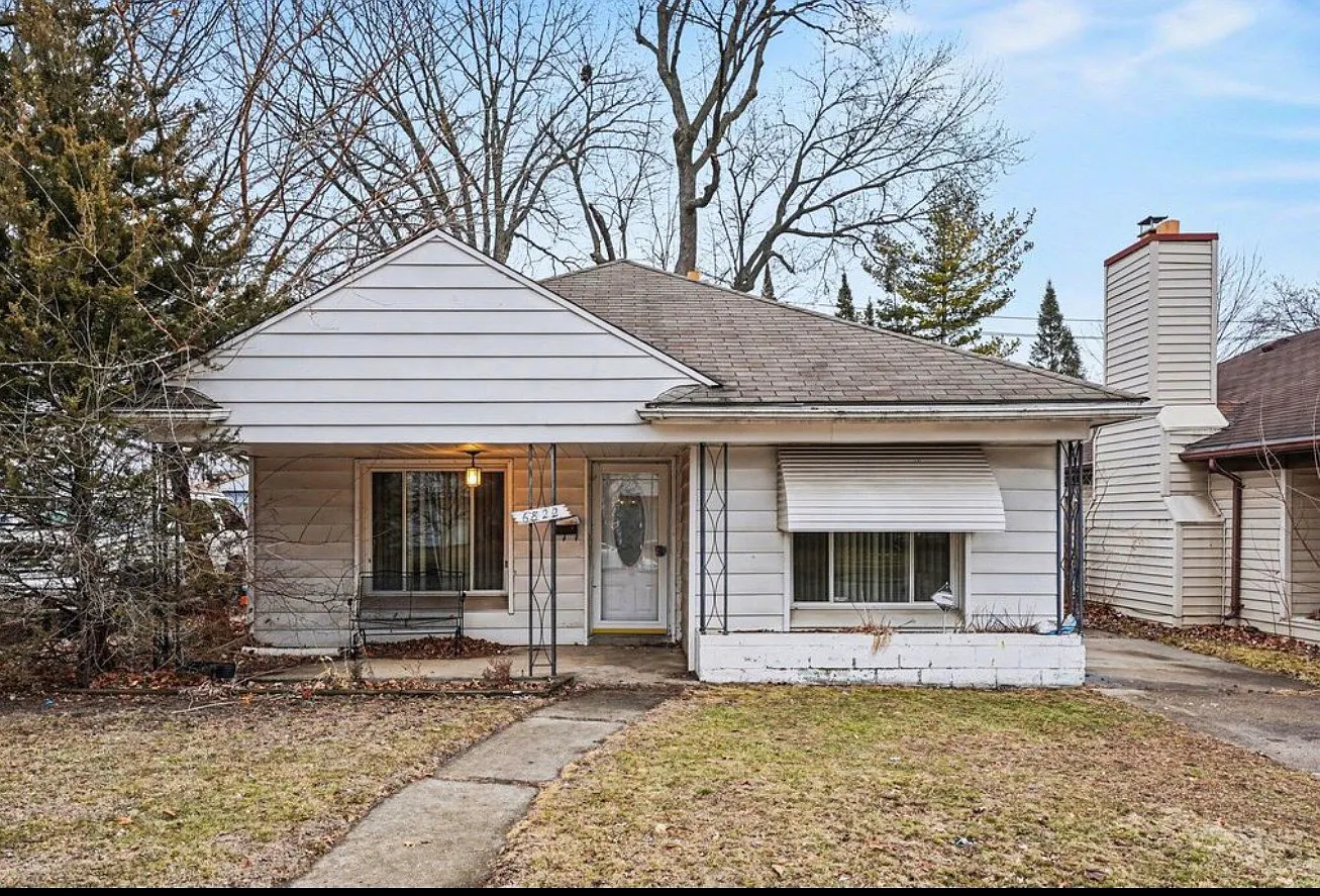 6822 N Lafayette St — Photo 1