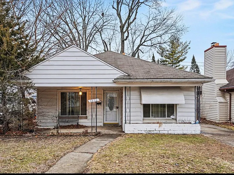 6822 N Lafayette St — Photo 1