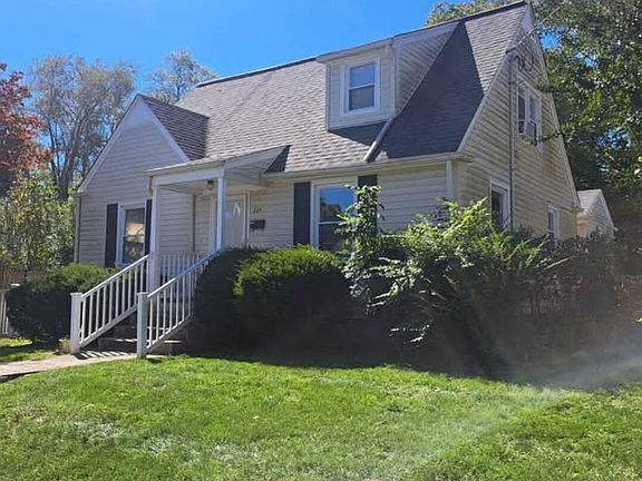 2nd image of 224 Seward Ave