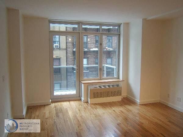 1st image of 196 Stanton St APT 3E