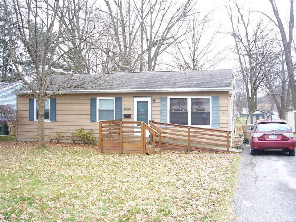 1st image of 864 Barnes Ave