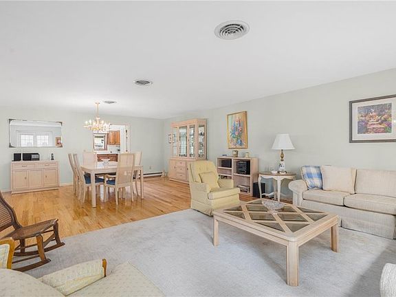 4th image of 116 Pine Glen Dr