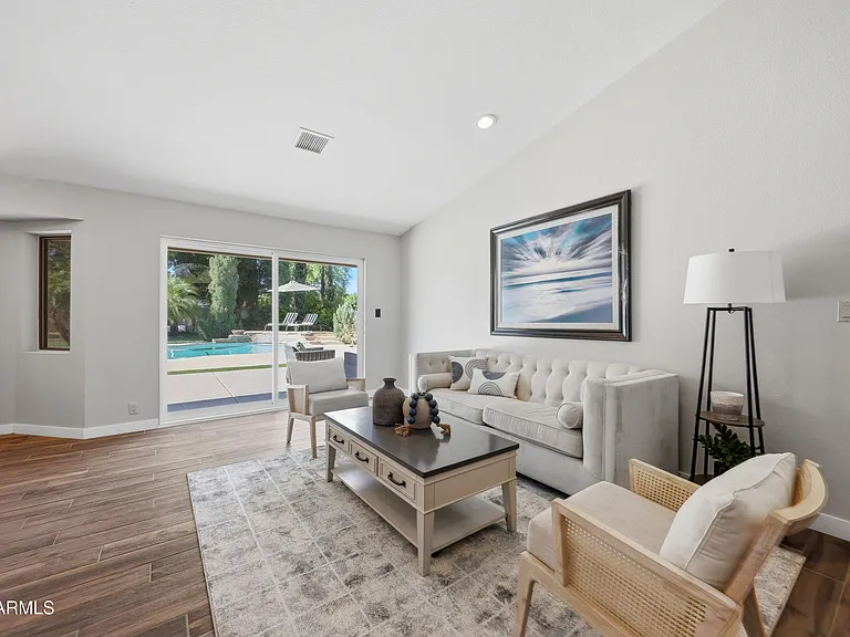 10432 W Avalon Dr — Photo 10