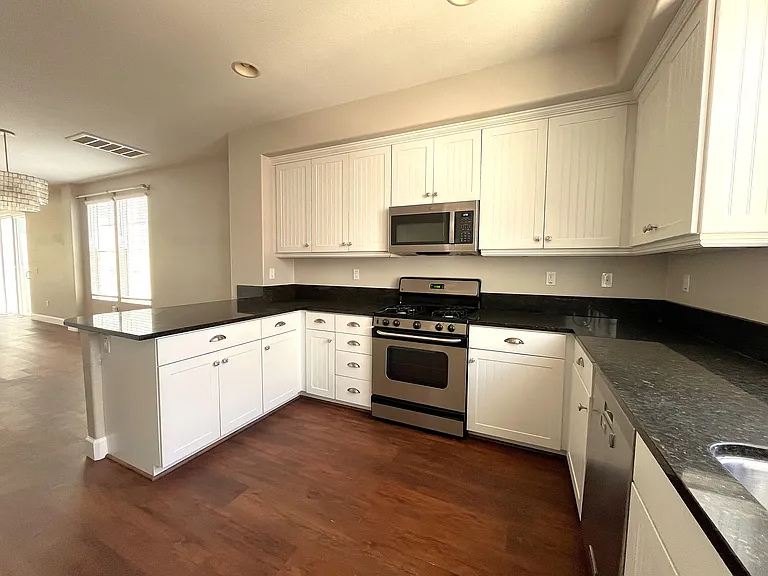 820 Harbor Cliff Way #260 — Photo 26