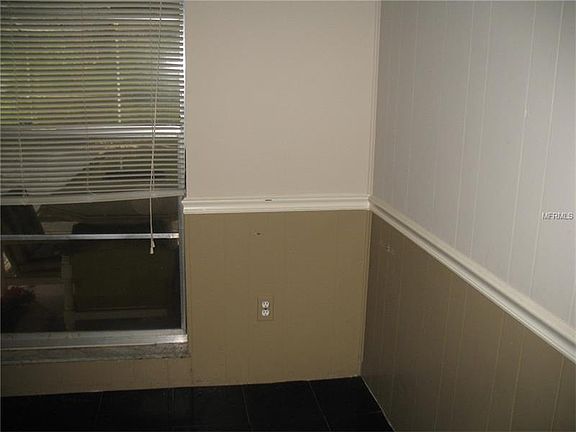 3rd image of 2013 Charnes Dr