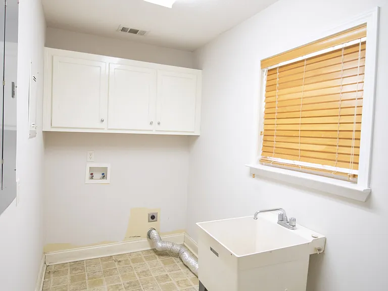 1008 Houndsbark Ct — Photo 20