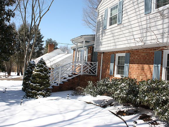 3rd image of 7128 Morton Dr