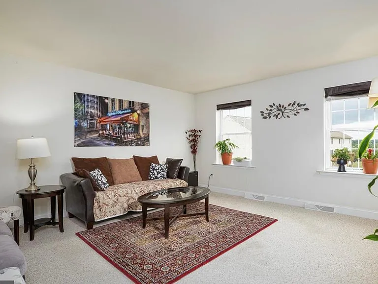 115 Gentlemens Way — Photo 2