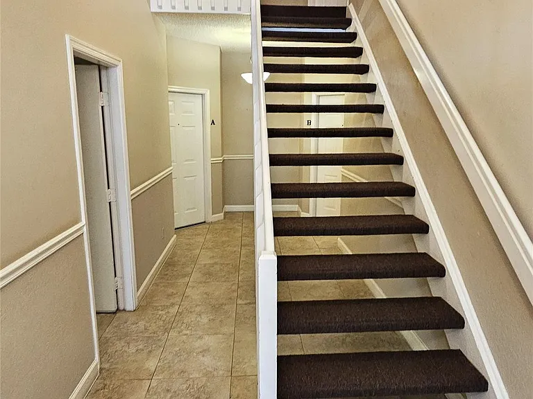 5770 Coach House Cir #F — Photo 2