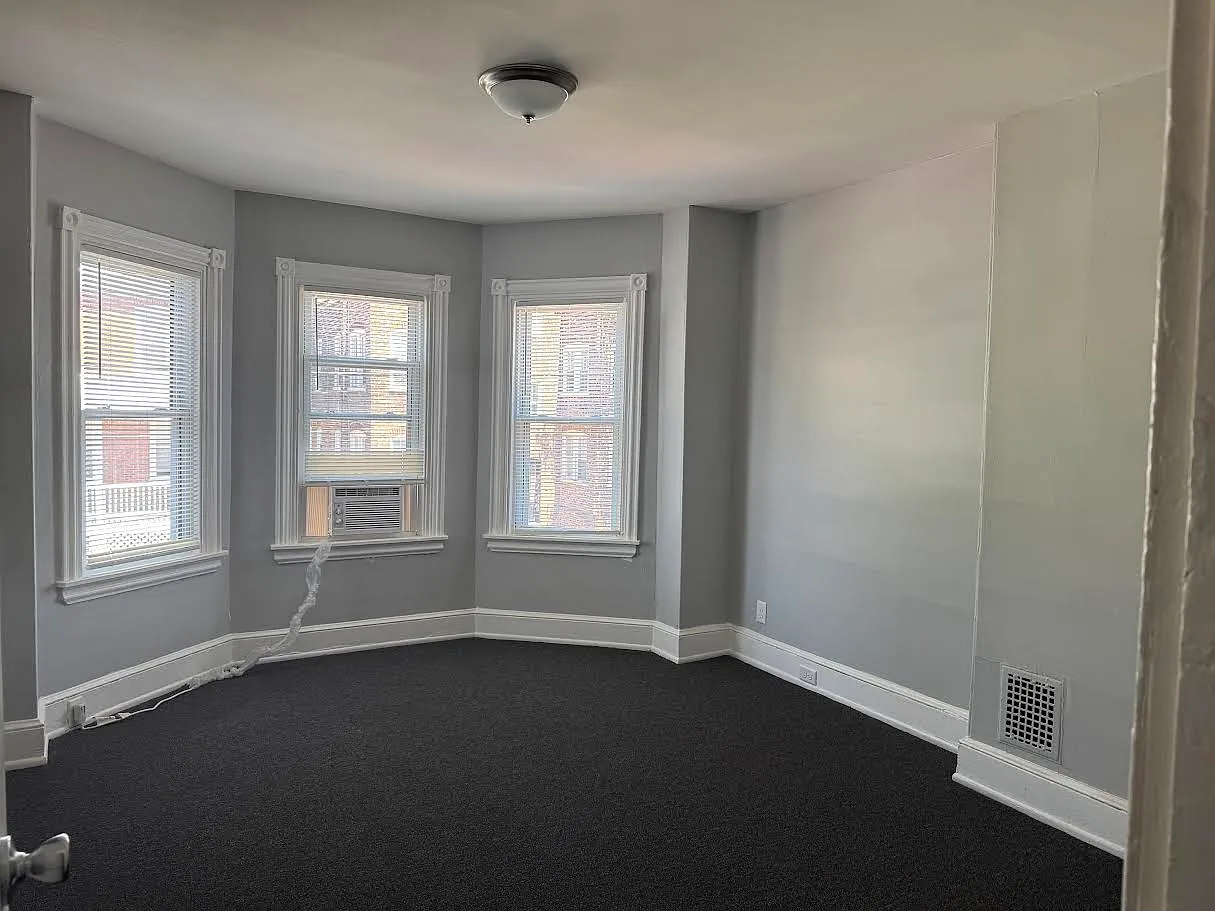 3 bed, 1.5 bath, 1225 sqft, $1,990 — Photo 4