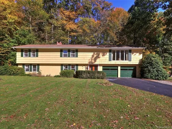 70 Stoneleigh Road, Trumbull, CT 06611