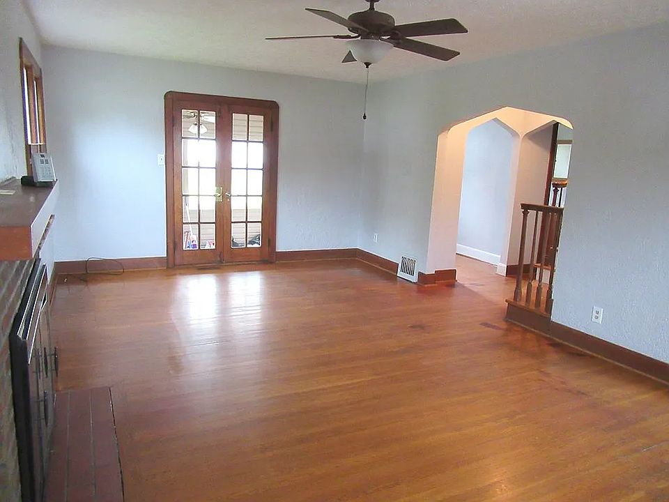2nd image of 432 Wood St