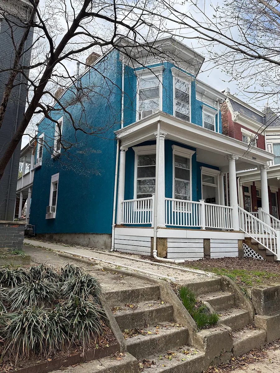 Building Photo - 2009 Floyd Ave #4