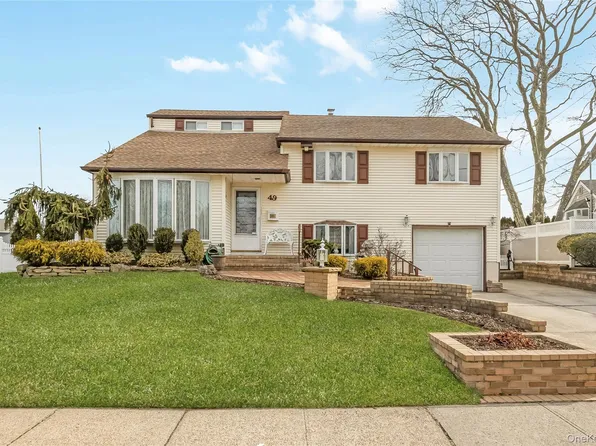 49 Amherst Drive, Massapequa, NY 11758