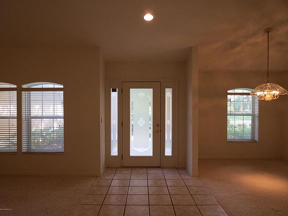 4th image of 748 Charmwood Dr
