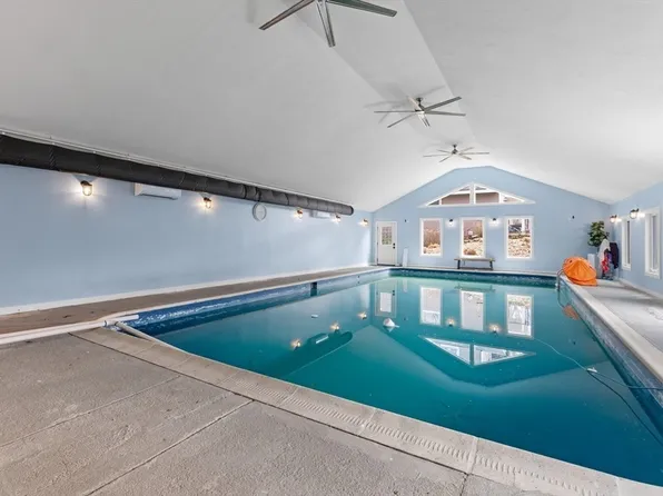 241 Perryville Rd, Rehoboth, MA 02769