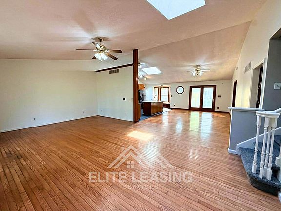 2nd image of 6239 SW Wanamaker Rd