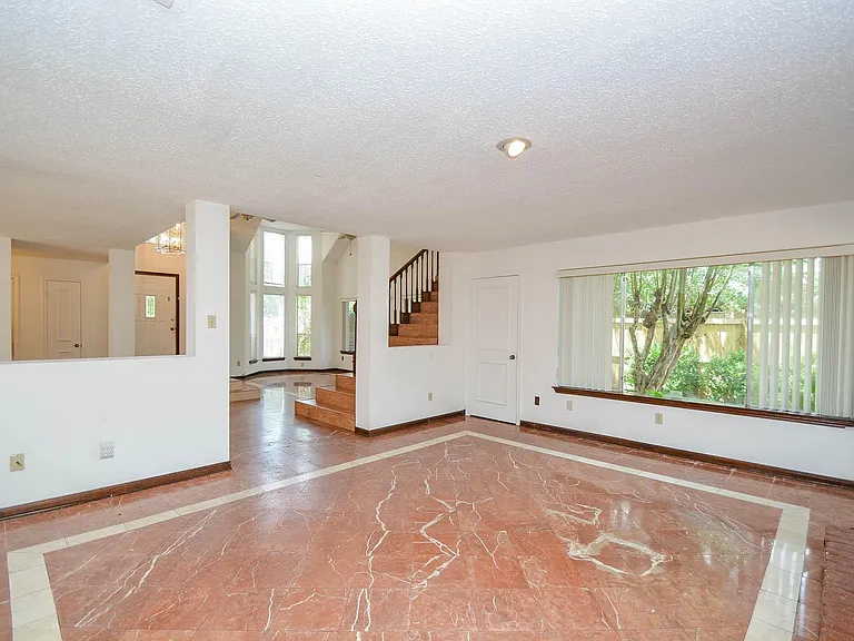 1603 Beaconshire Rd — Photo 9