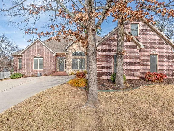 2nd image of 40 Sugarloaf Loop