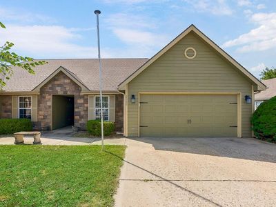 2300 E Sycamore St, Tonganoxie, KS, 66086