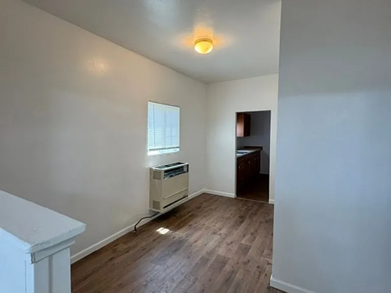 319 N Shasta St — Photo 8