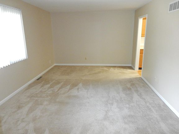 5th image of 175 E Clearview Ave