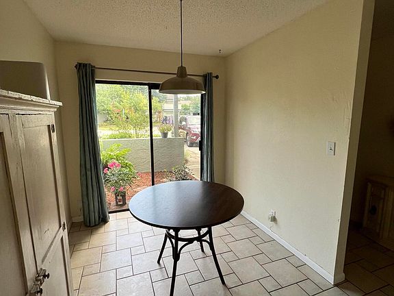 3rd image of 2307 Heritage Dr