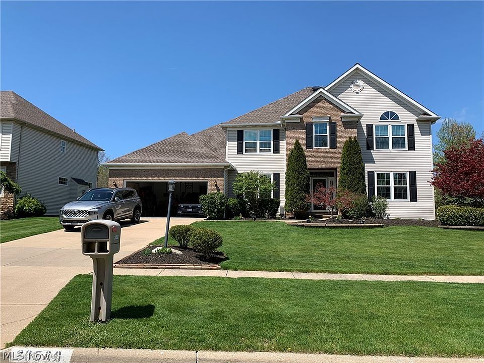 1st image of 20500 Beechwood Ln
