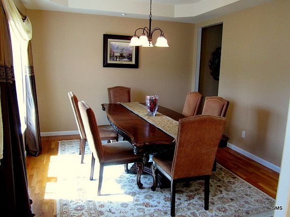4th image of 34 Hannah Ln