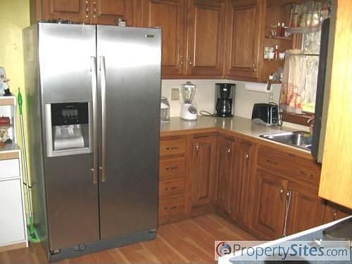 4th image of 2305 Hawthorne Dr