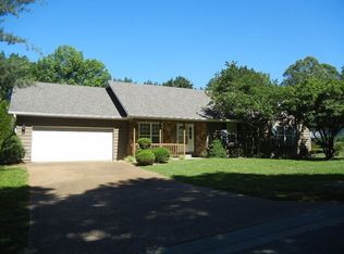 11 Bernhardt Rd, Lebanon, IL 62254