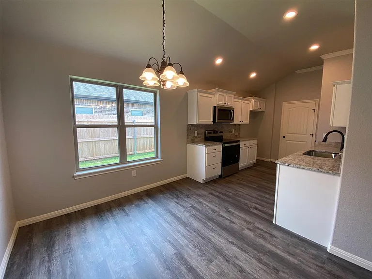6901 Inverness St — Photo 17